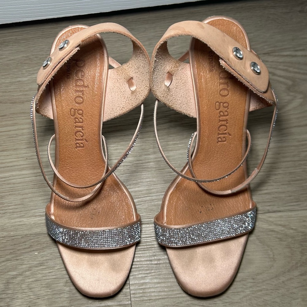 ⭐️Pedro Garcia ⭐️Blush and Crystal embellished strap sandal
